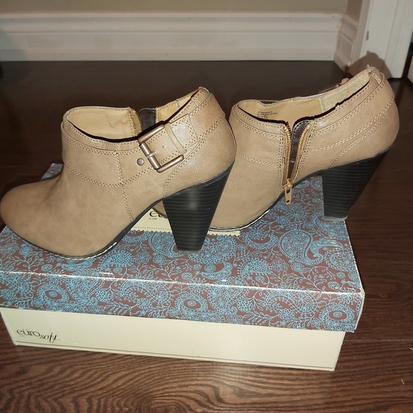 Euro soft Shannon women's tan booties size 10 - Picture 5 of 16